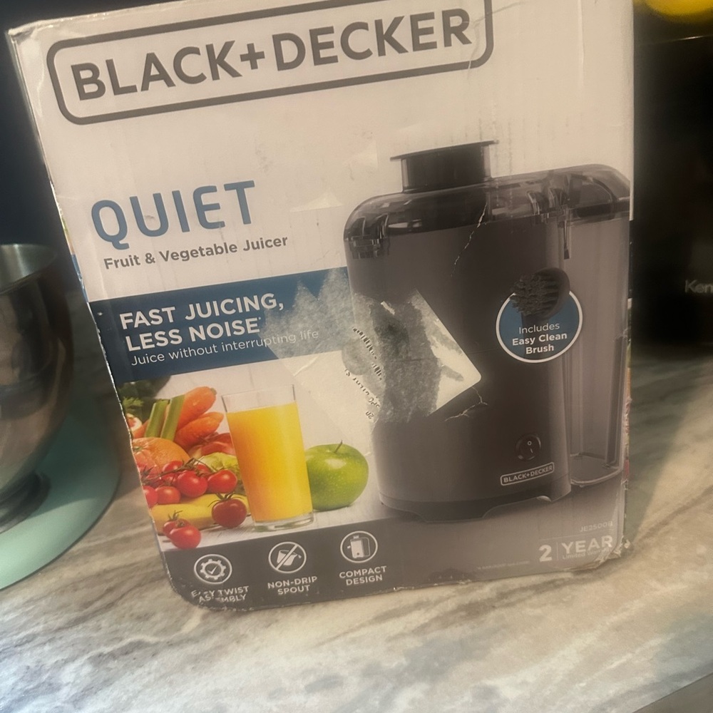 Black & Decker Quiet Fruit & Vegetable Juicer - Black
